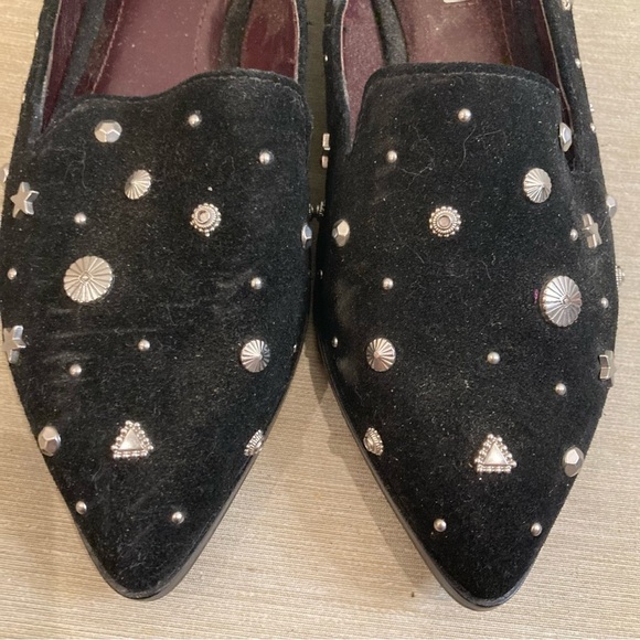 BCBGENERATION Sz 7  Nikkola Slip On Metal Studs Suede Slip On Pointy Toe Shoes - Picture 4 of 16